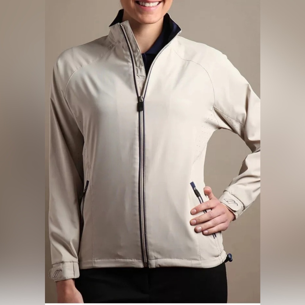 NWT Glen Echo Perforated Water
Repellent‎ Wind Jacket Women's
Size Medium